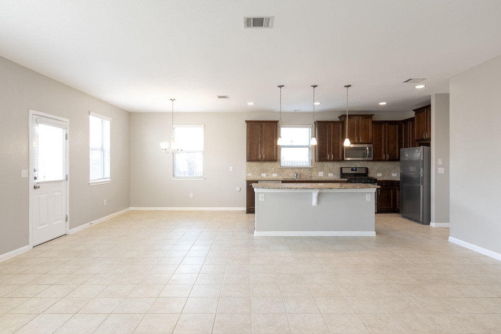 245 Pearl Way - Photo 7