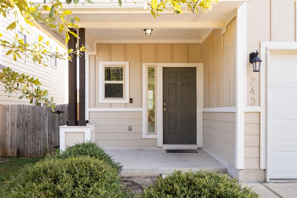 245 Pearl Way - Photo 2