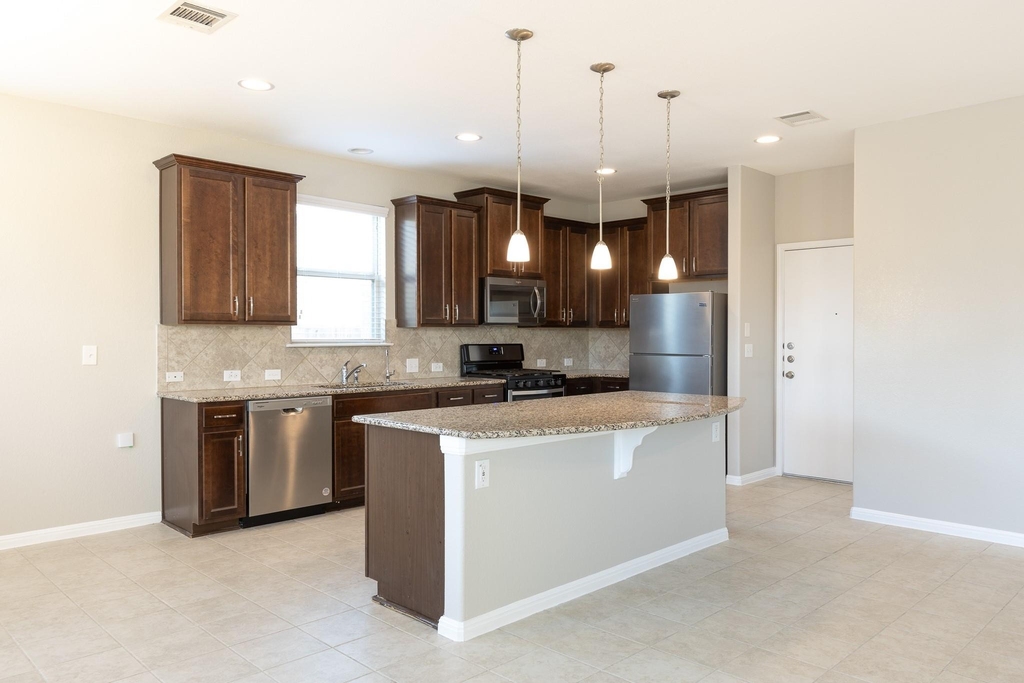 245 Pearl Way - Photo 11