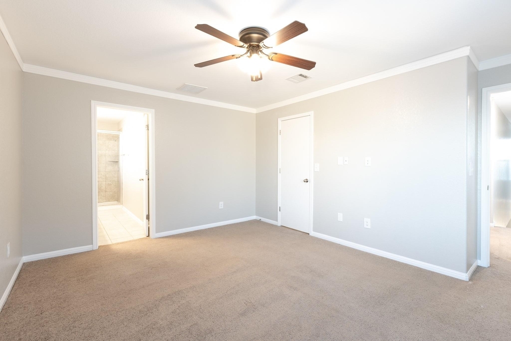 245 Pearl Way - Photo 23