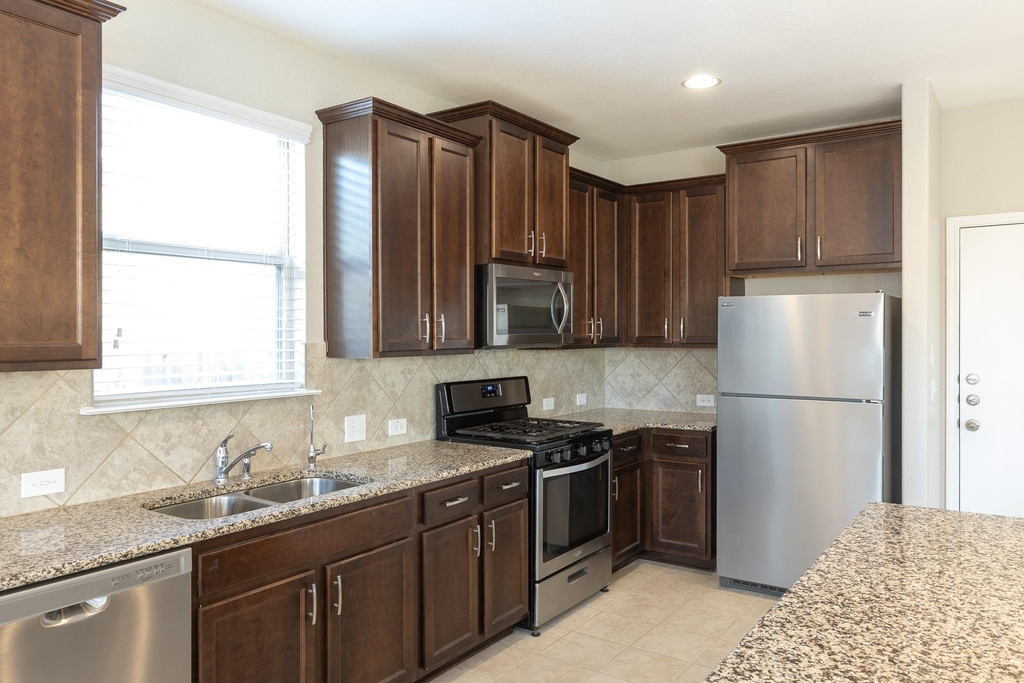 245 Pearl Way - Photo 13