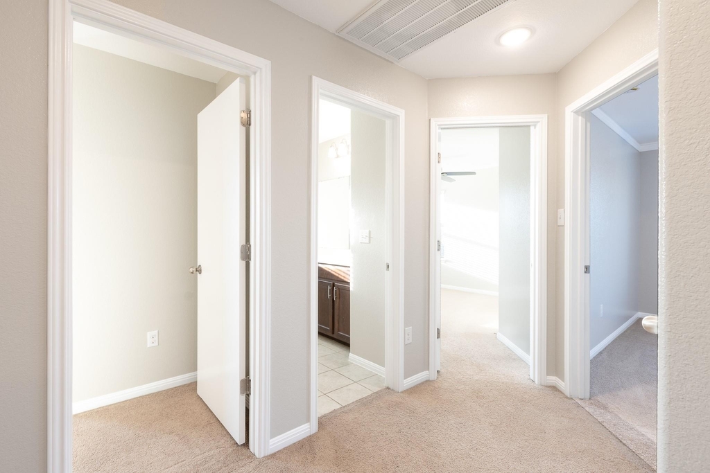 245 Pearl Way - Photo 17