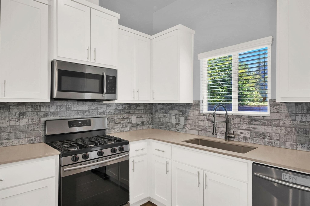 6902 Carver Ave - Photo 7