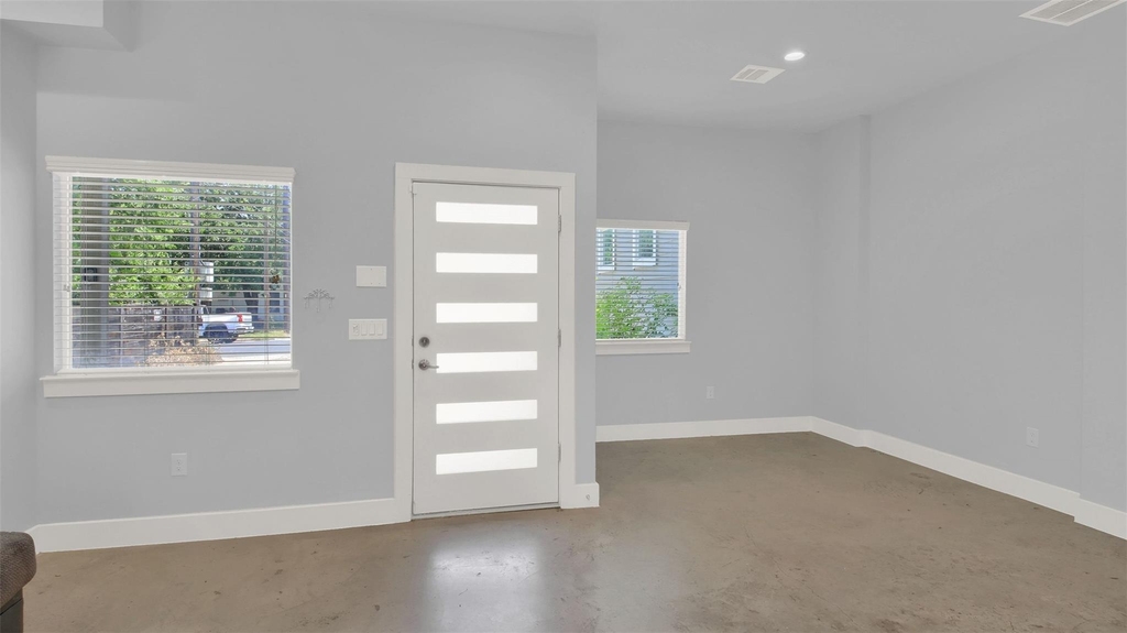 6902 Carver Ave - Photo 9