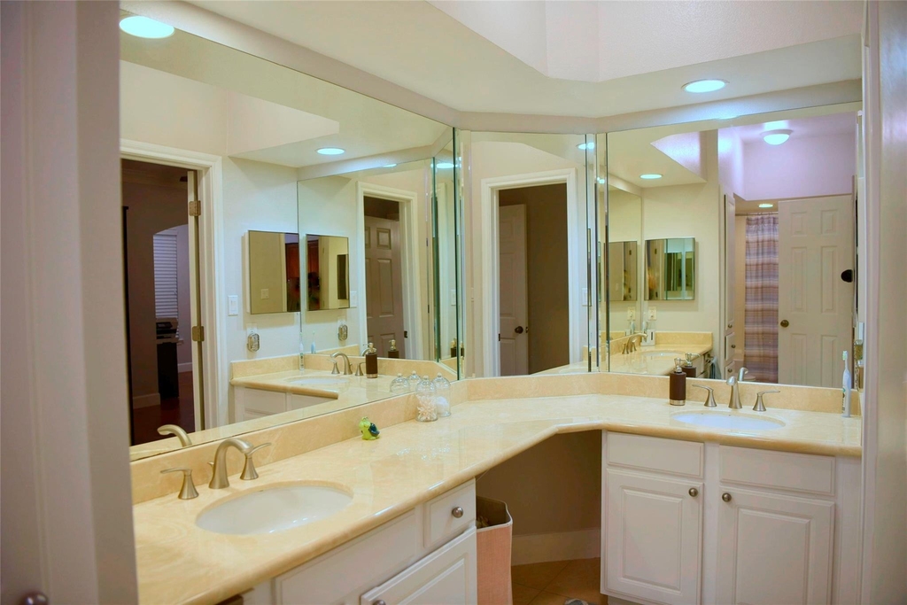 7701 Rialto Blvd - Photo 17