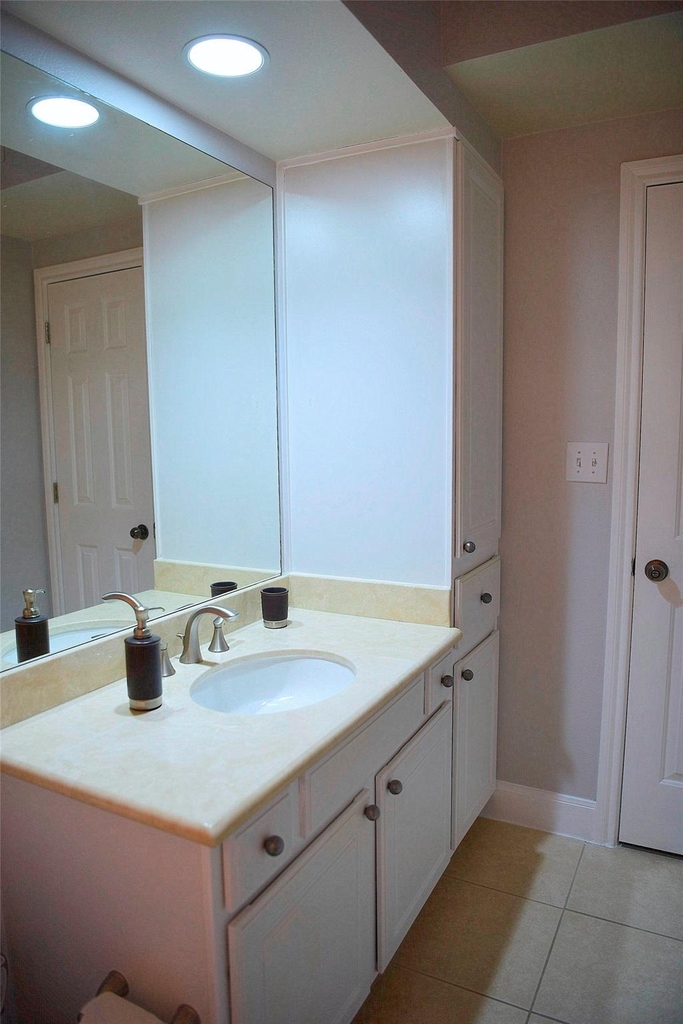7701 Rialto Blvd - Photo 23