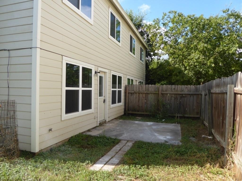 9102 Sanger Dr - Photo 17