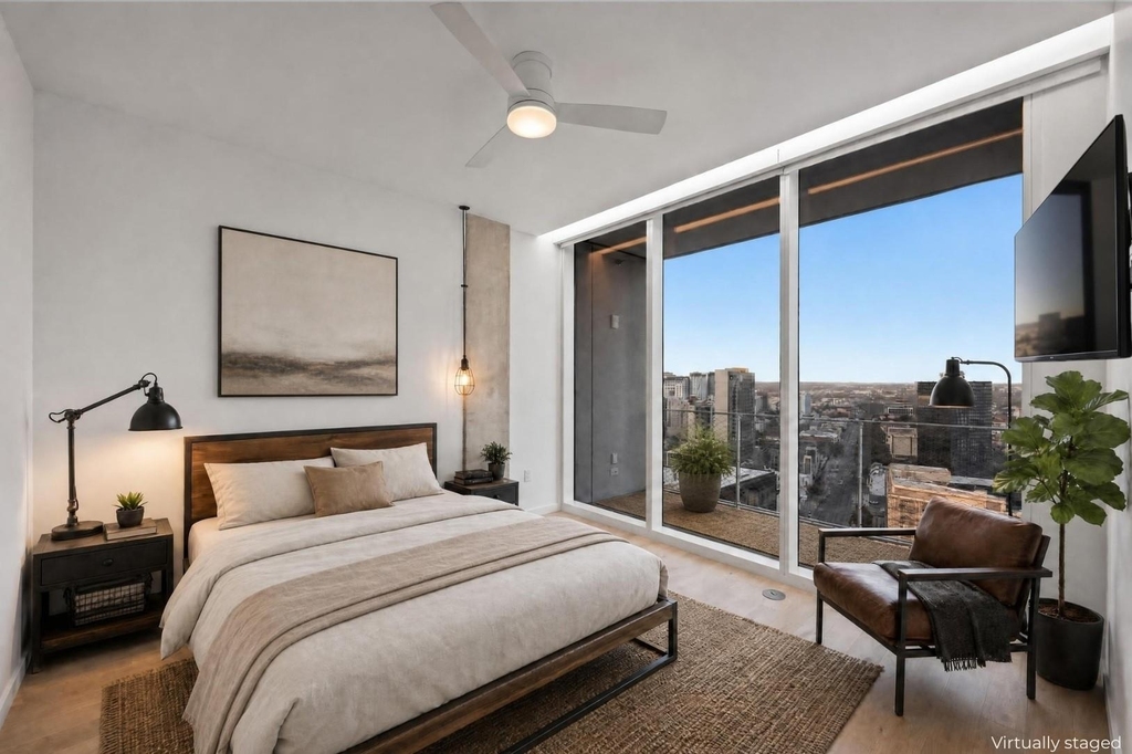 313 W 17th St - Photo 3