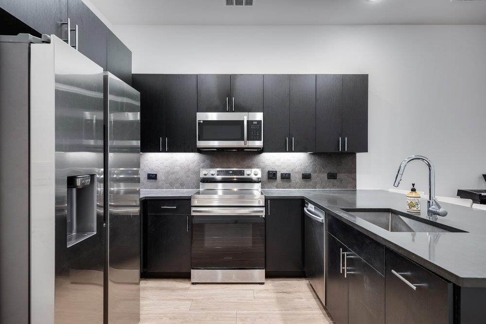 4801 Springdale Rd - Photo 3