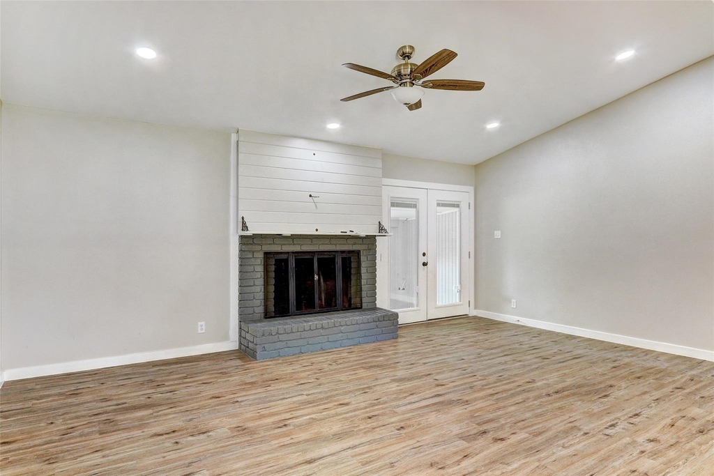 820 Stadium Dr - Photo 4