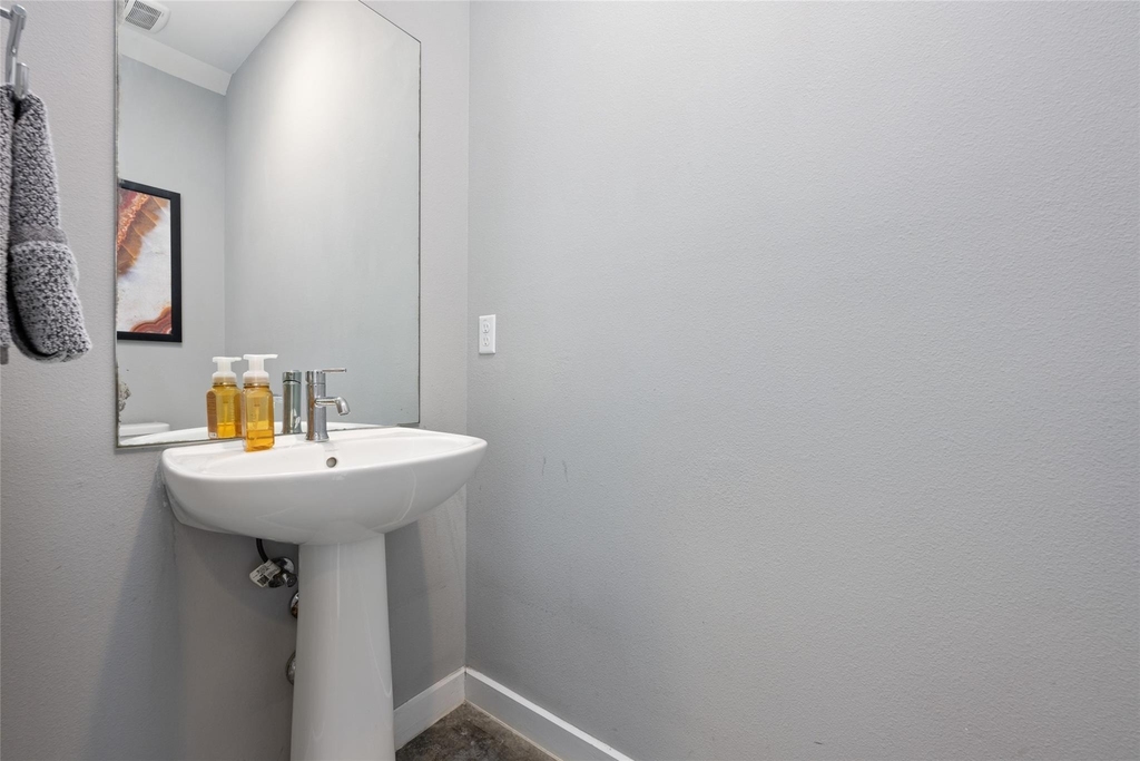301 W. Stassney Ln - Photo 7