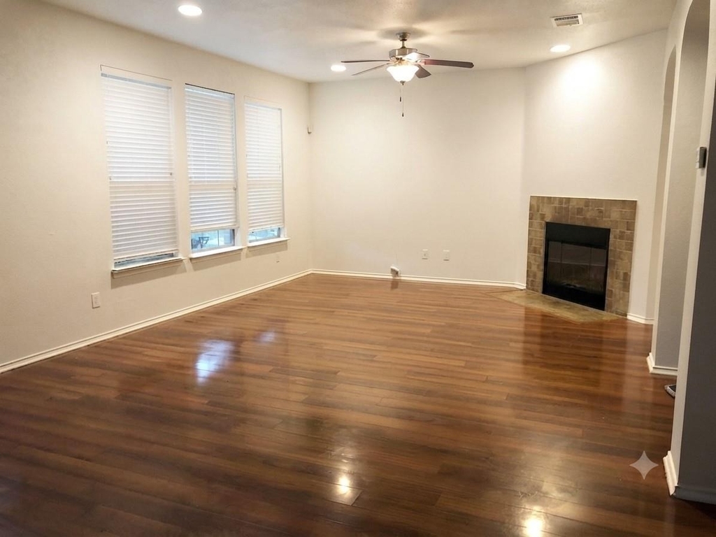14320 Lake Victor Dr - Photo 3