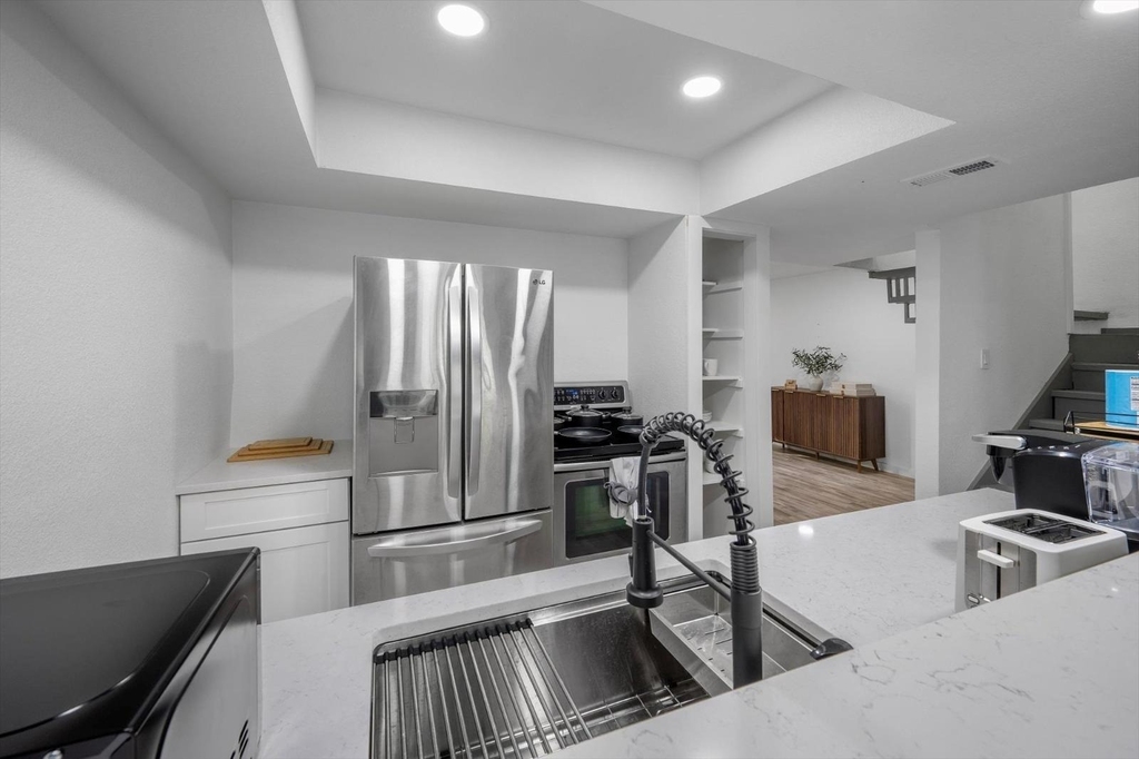 6413 Chimney Creek Cir - Photo 7