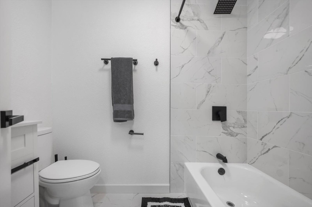 6413 Chimney Creek Cir - Photo 18