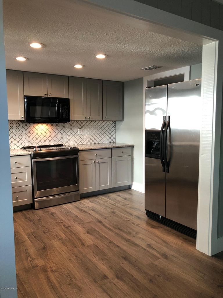2132 Bay Road - Photo 5