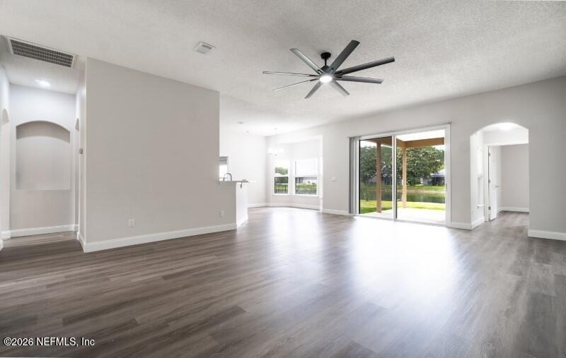 557 Grand Parke Drive - Photo 2