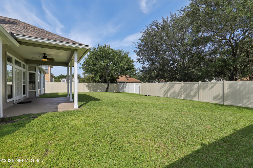 2070 Thornhill Drive - Photo 2