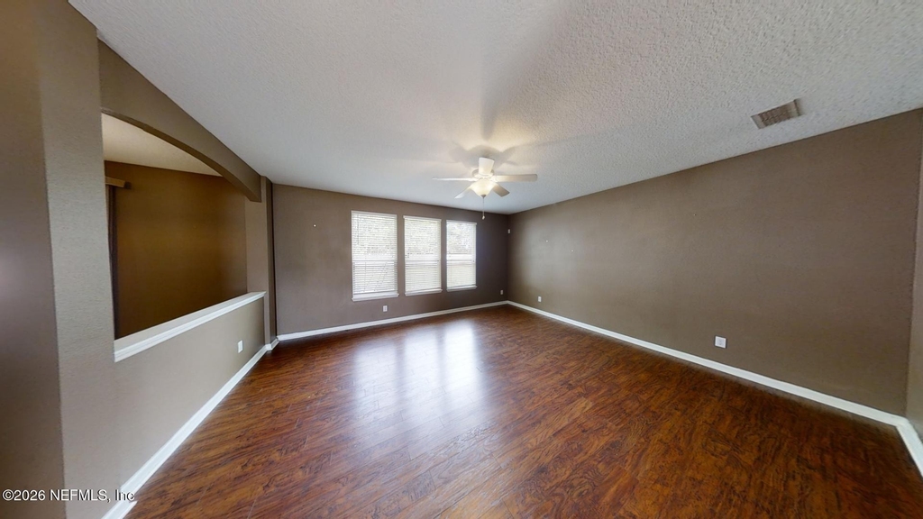 15695 Lexington Park Boulevard - Photo 11