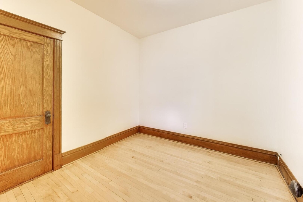 858 N Wolcott Avenue - Photo 14