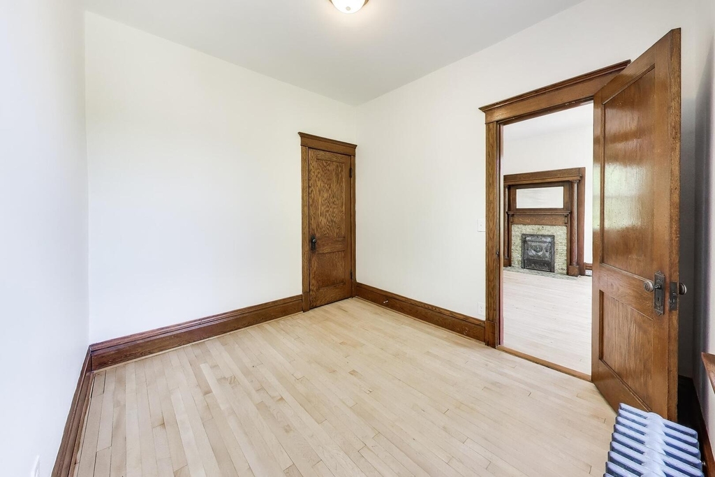 858 N Wolcott Avenue - Photo 10
