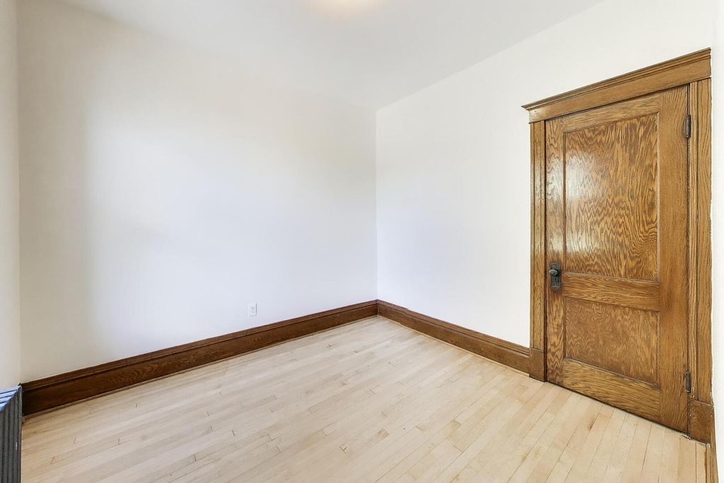 858 N Wolcott Avenue - Photo 9
