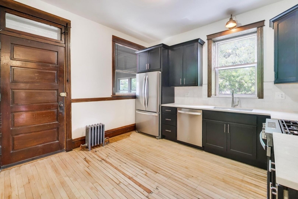 858 N Wolcott Avenue - Photo 6