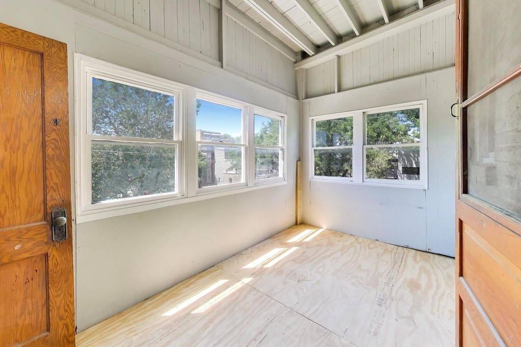 858 N Wolcott Avenue - Photo 20