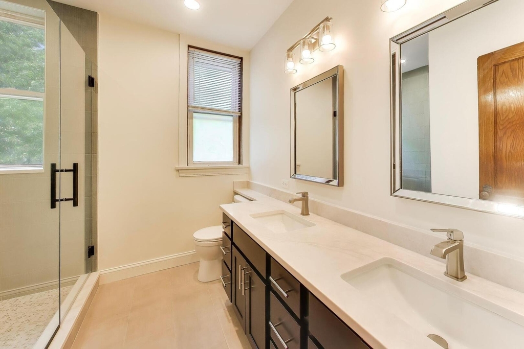 858 N Wolcott Avenue - Photo 12