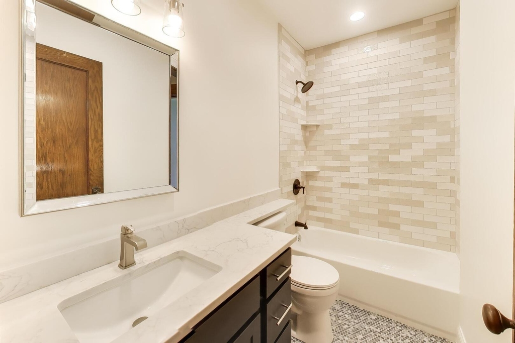 858 N Wolcott Avenue - Photo 16