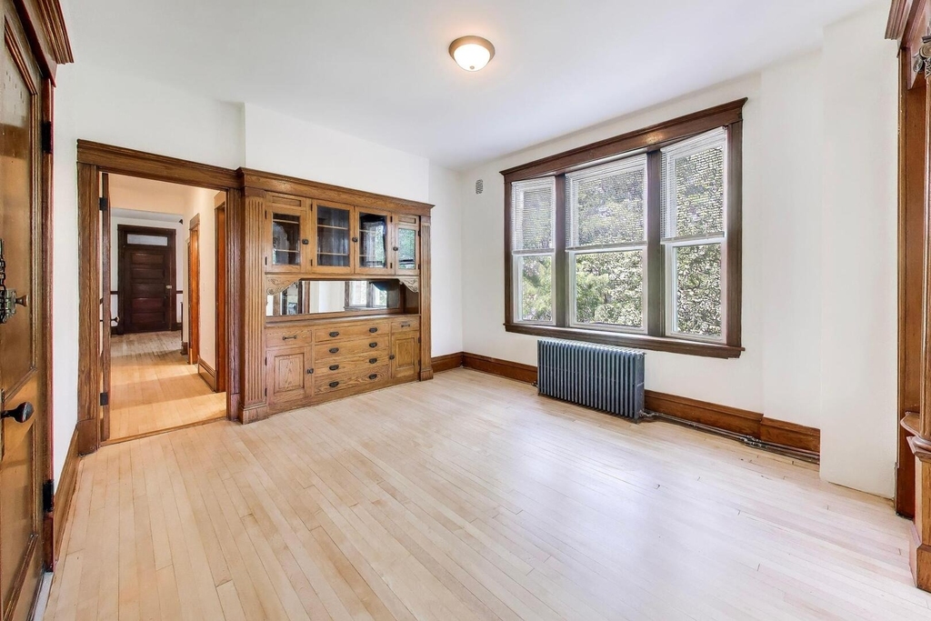 858 N Wolcott Avenue - Photo 3