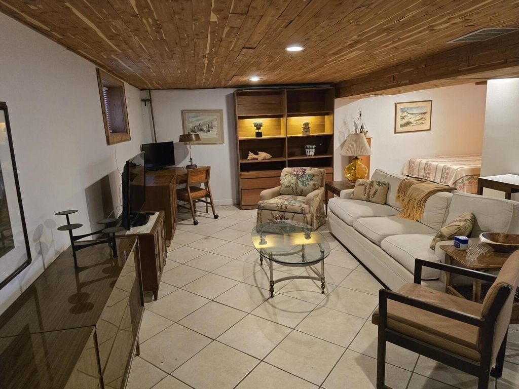 546 Judson Avenue - Photo 2