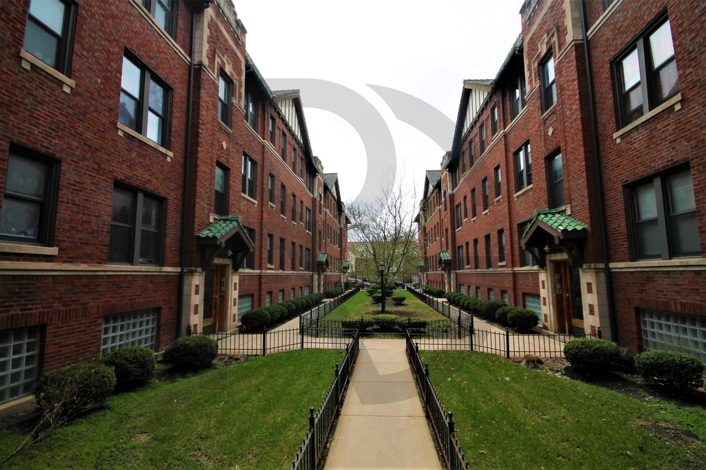 3310 W Schubert Avenue - Photo 0