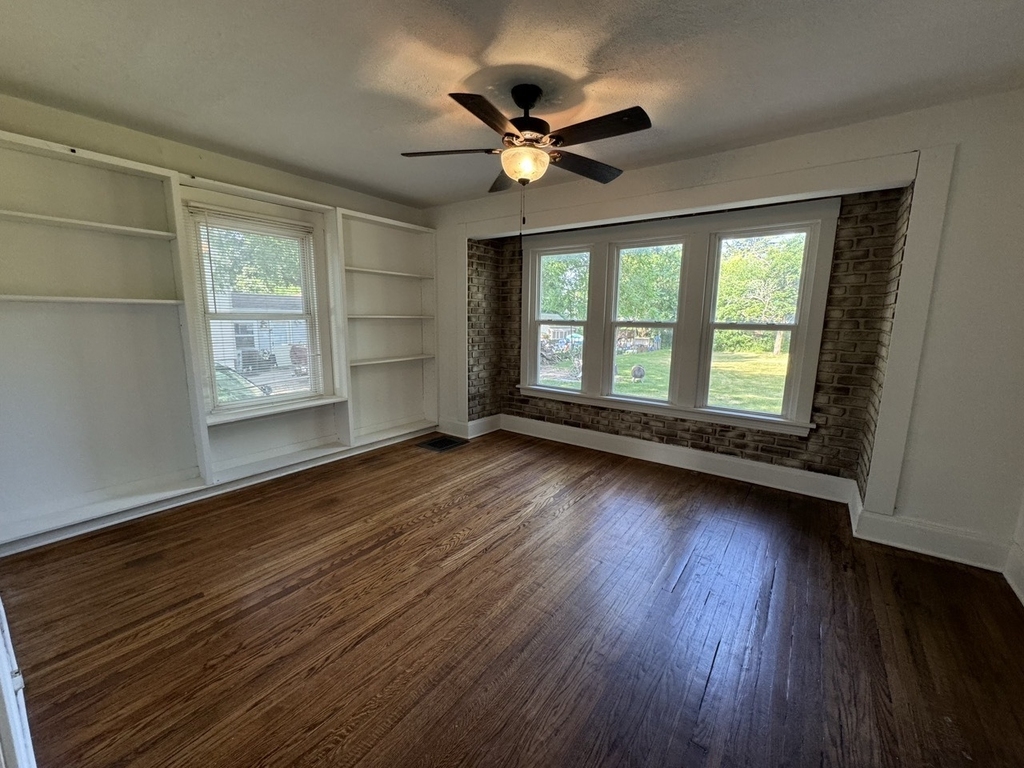 440 Ingalton Avenue - Photo 5