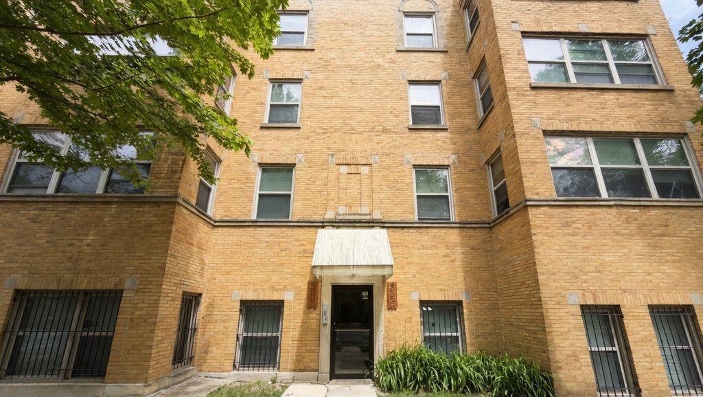 2048 W Touhy Avenue - Photo 0