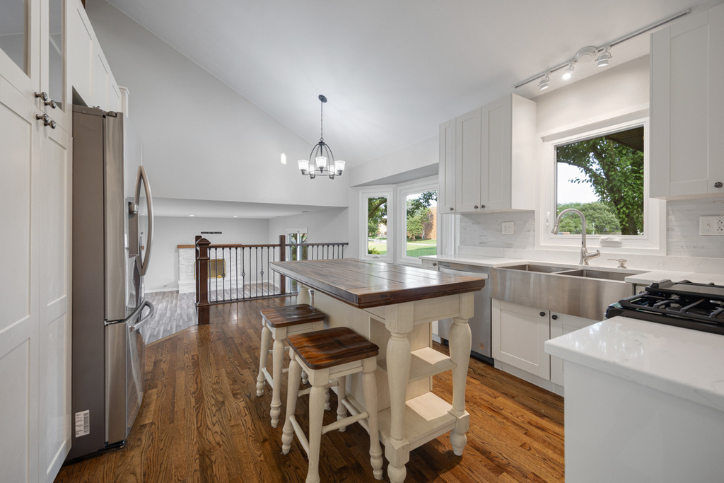 615 Chester Court E - Photo 10