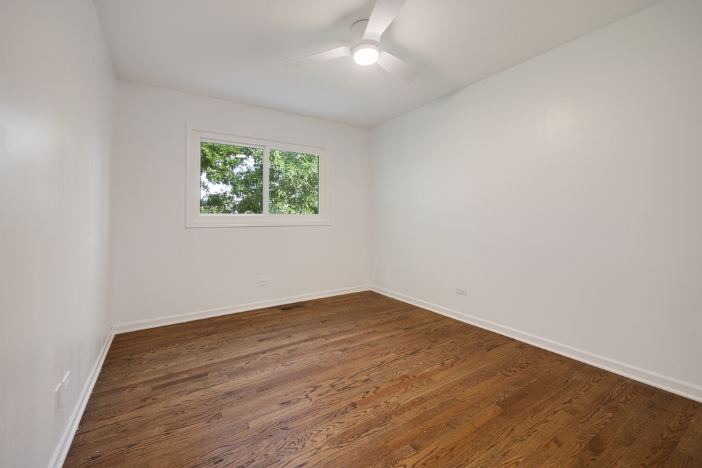 615 Chester Court E - Photo 24