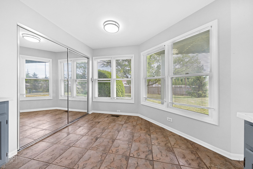 98 Willow Parkway - Photo 7