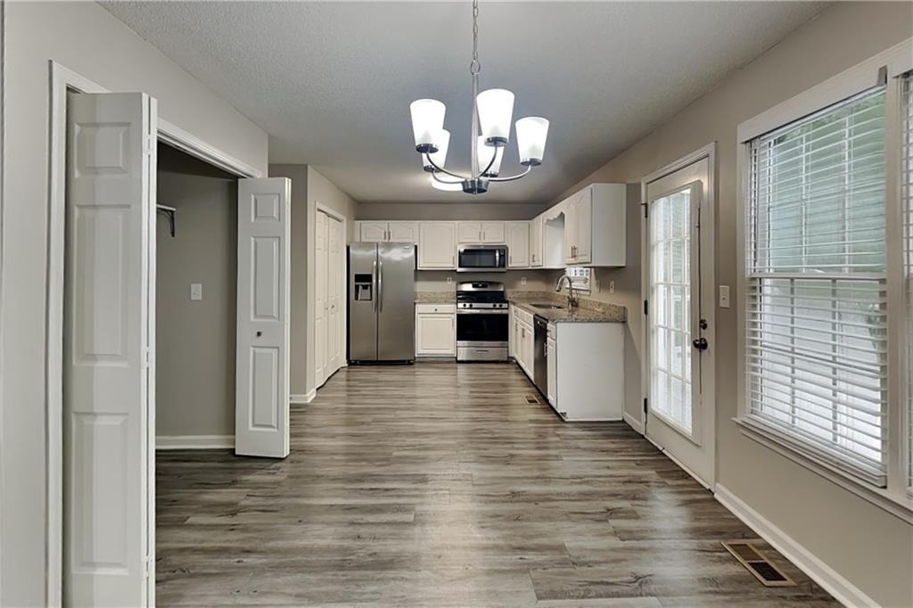 360 Warrenton Drive - Photo 4