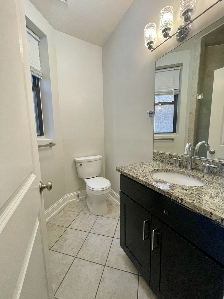 469 E Bowen Avenue - Photo 10
