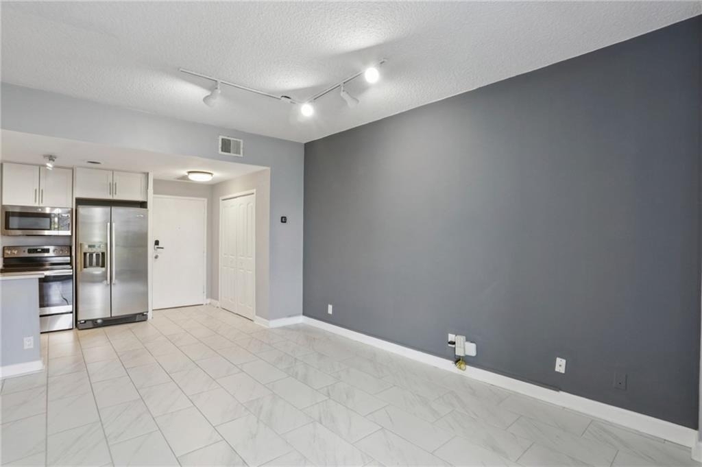 3060 Pharr Court N - Photo 5