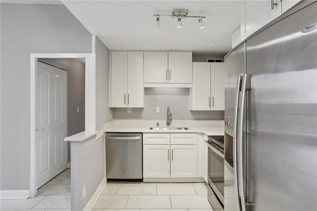 3060 Pharr Court N - Photo 1