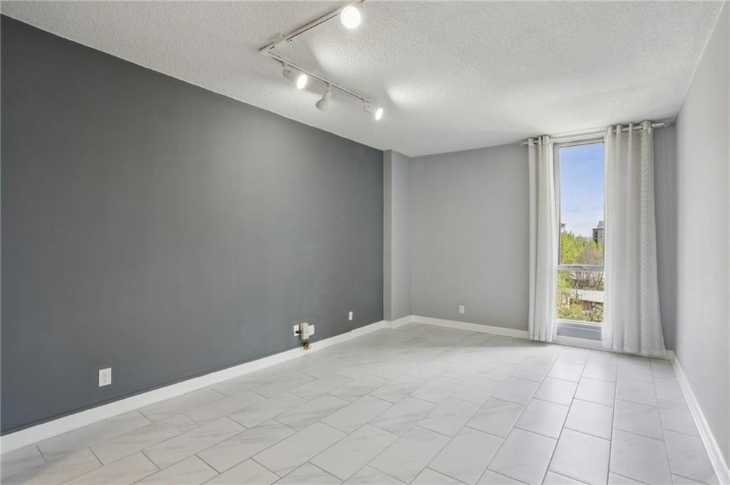 3060 Pharr Court N - Photo 3