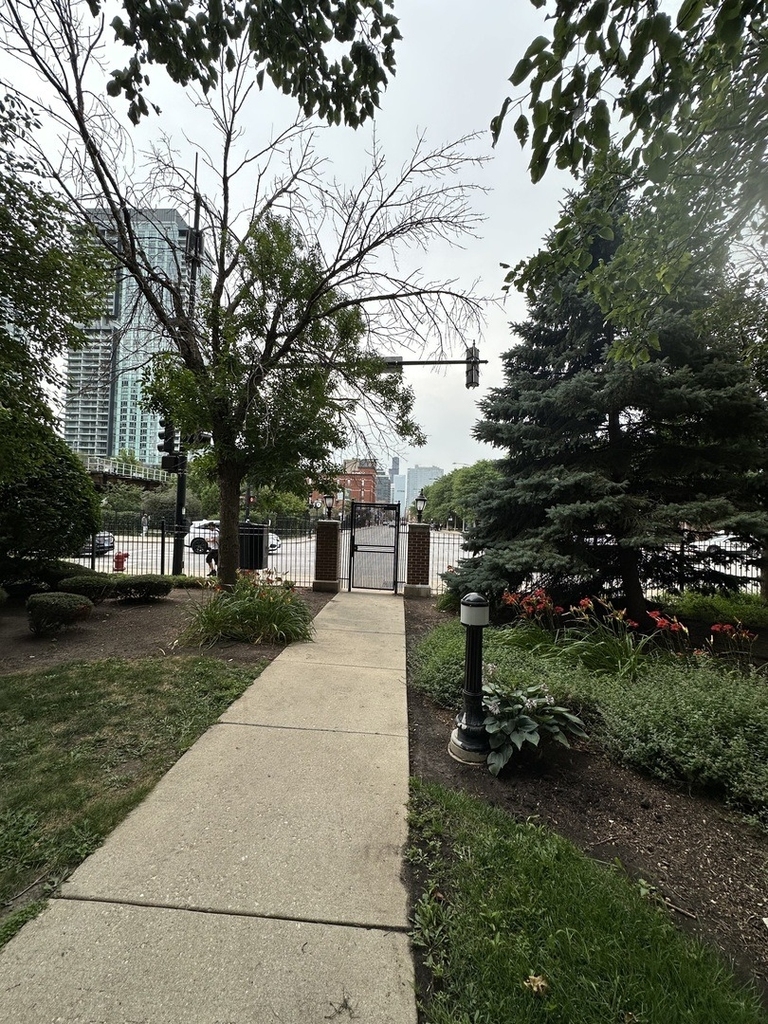 343 W Old Town Court - Photo 18