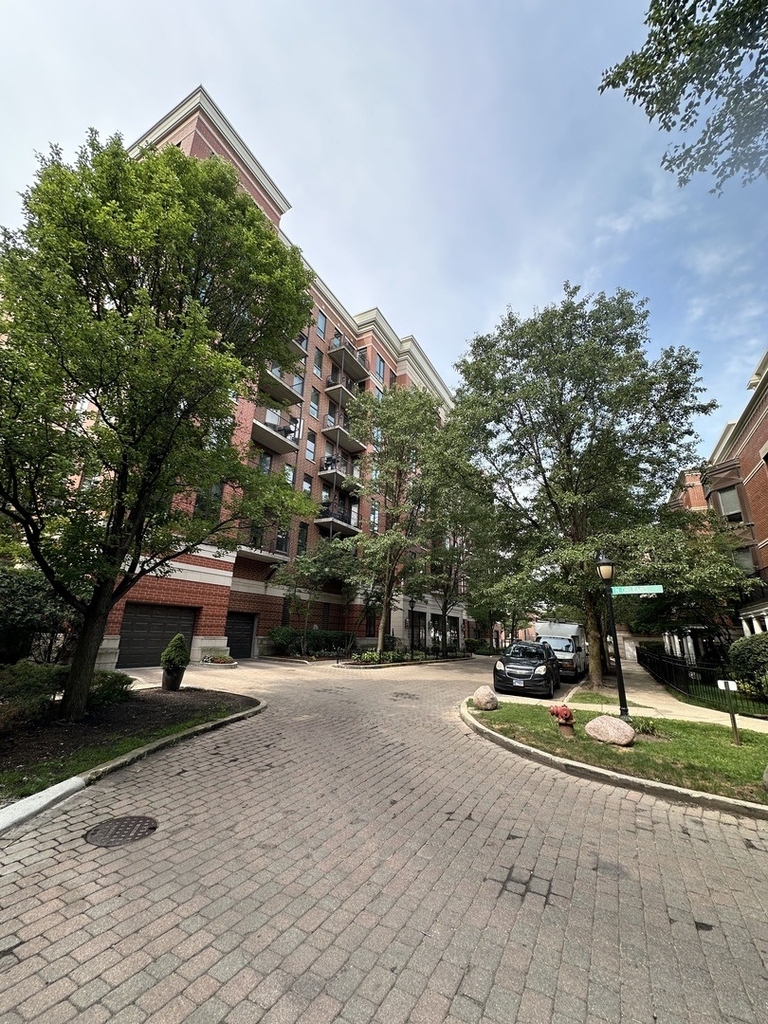 343 W Old Town Court - Photo 24