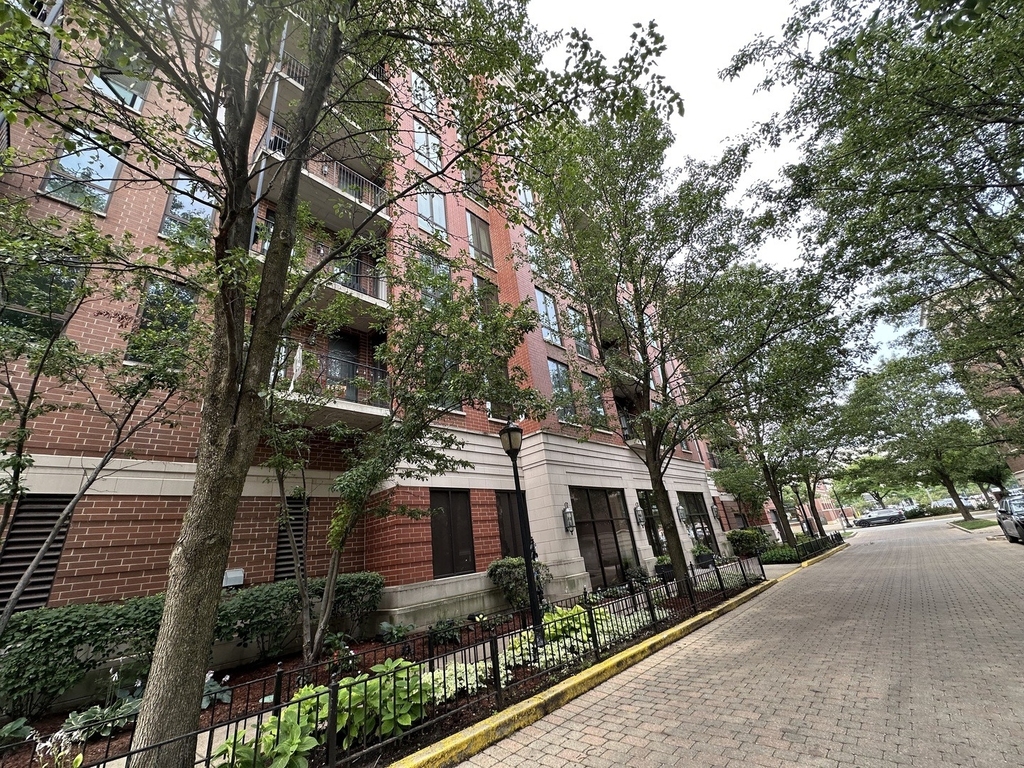 343 W Old Town Court - Photo 3