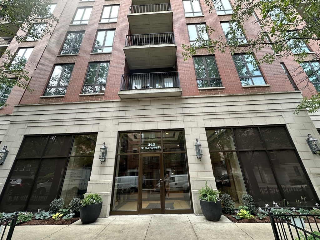 343 W Old Town Court - Photo 1