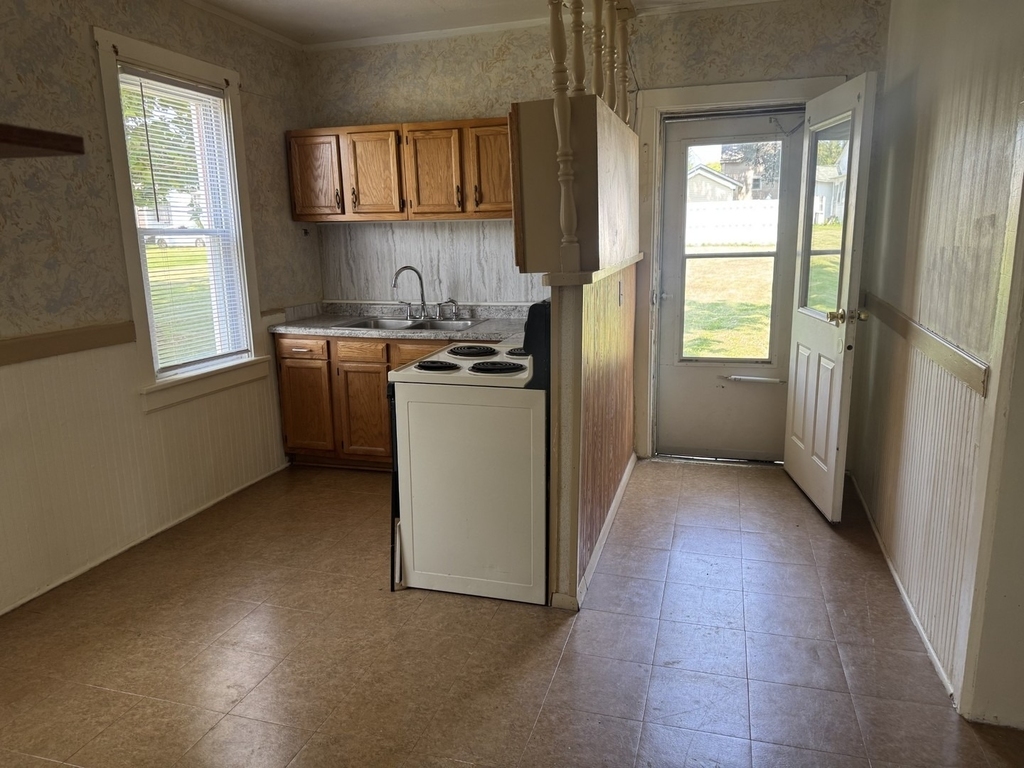 2317 2nd Street - Photo 2