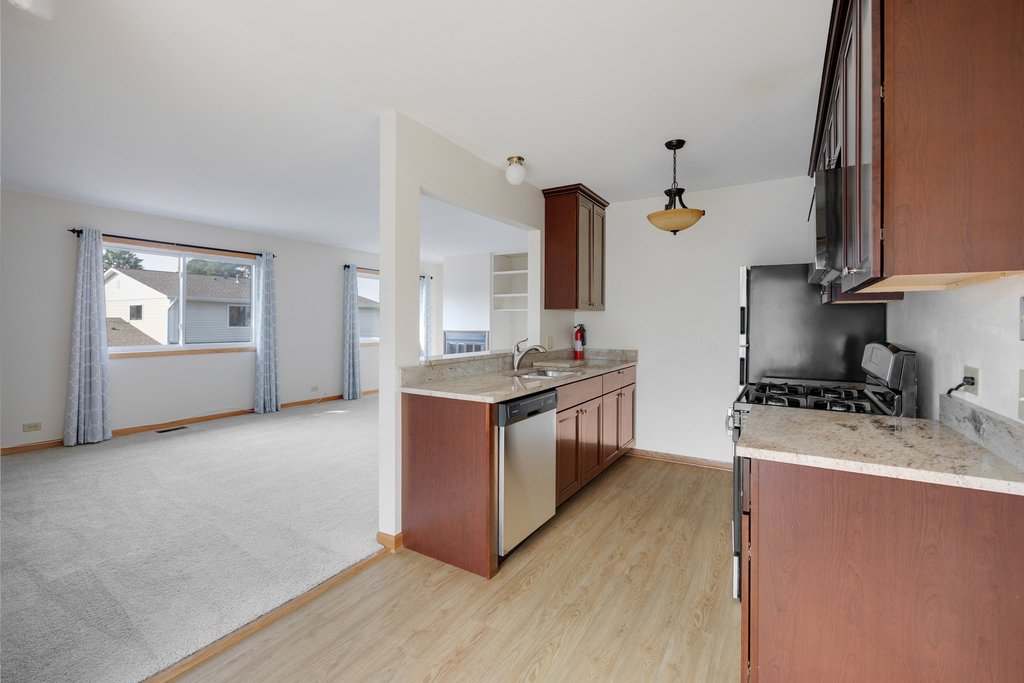 717 Whitesail Drive - Photo 3