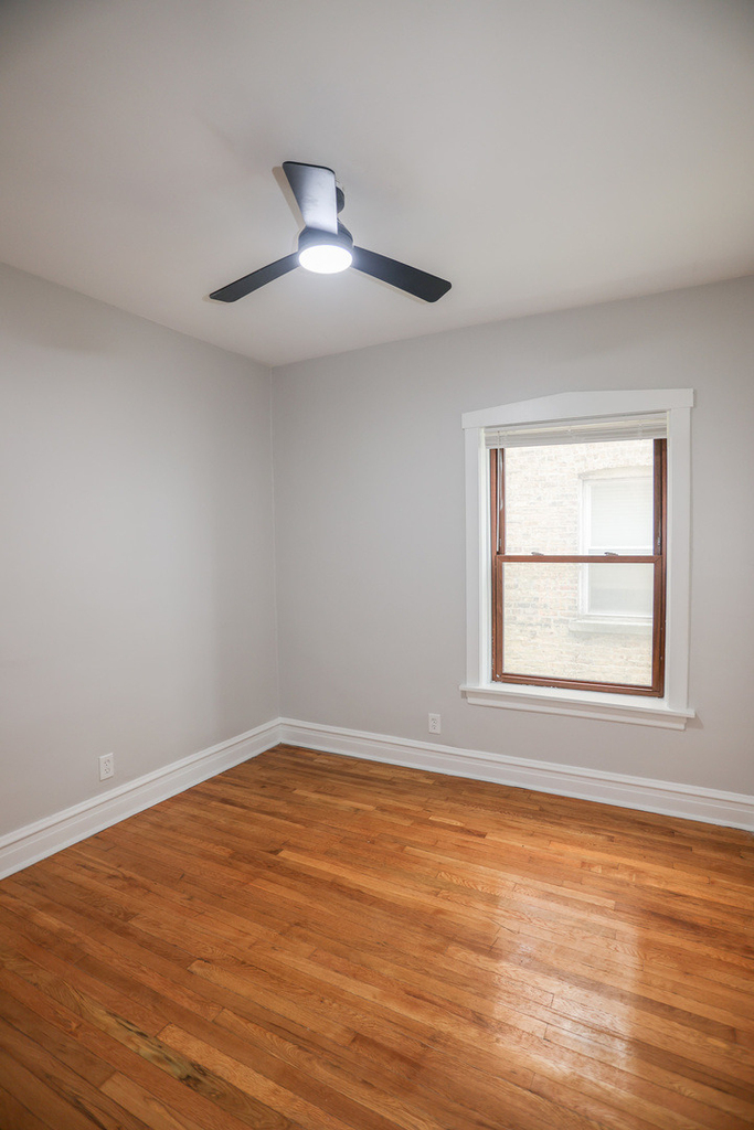 5338 W Montrose Avenue - Photo 10