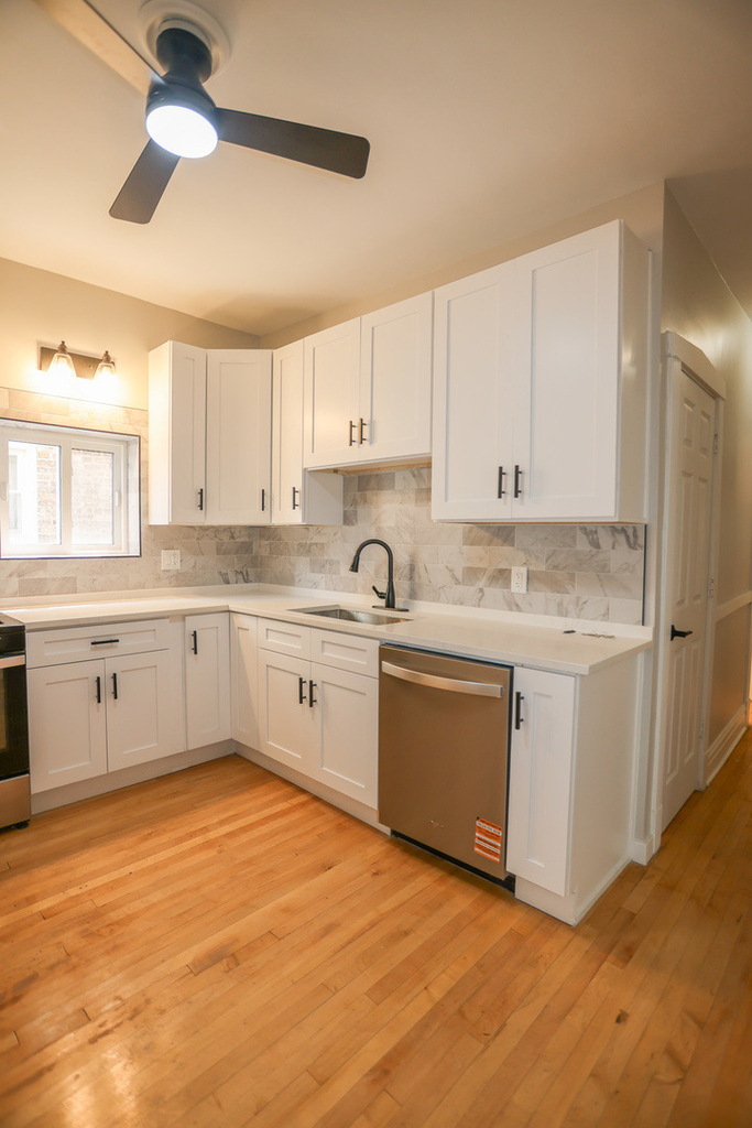 5338 W Montrose Avenue - Photo 5